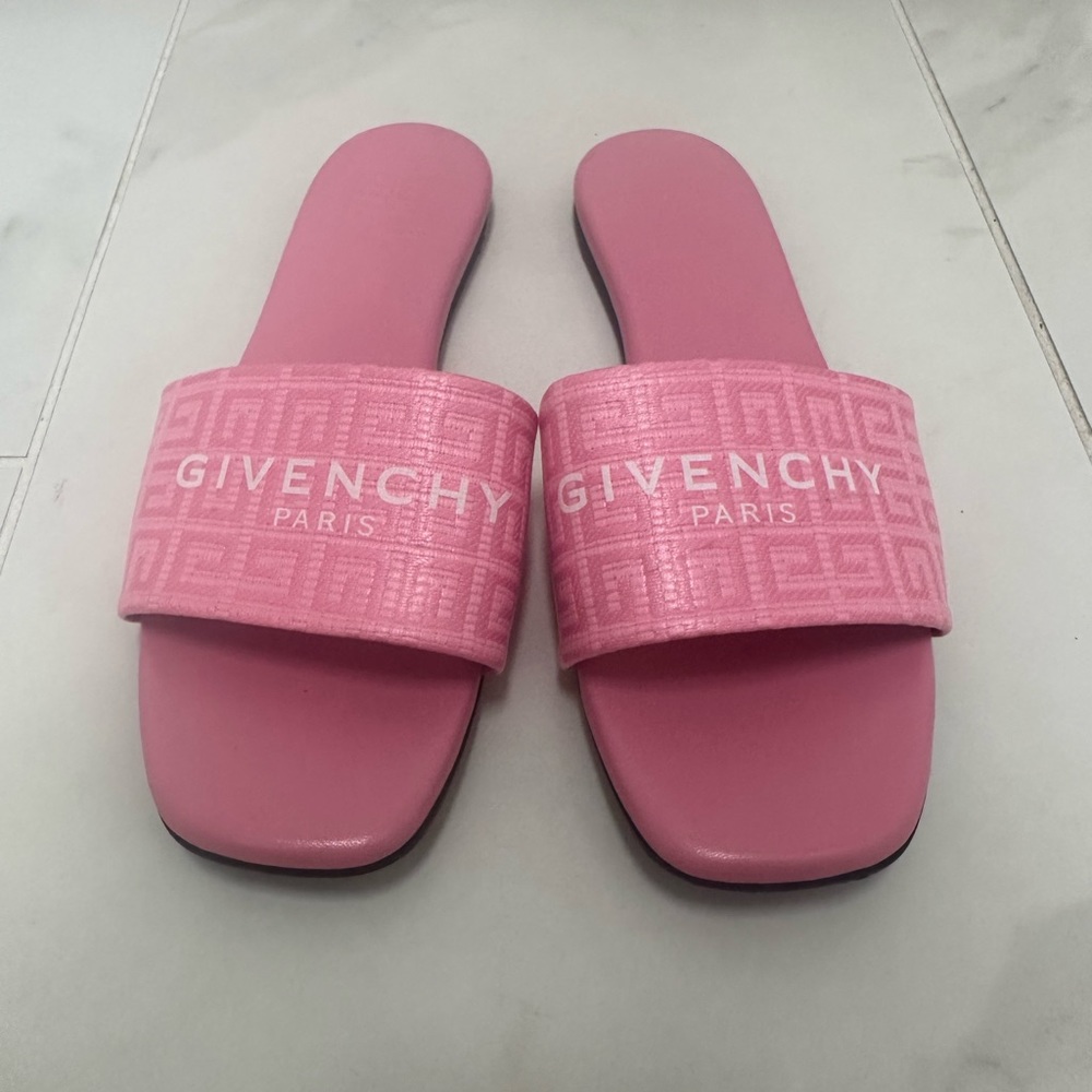 GIVENCHY BABY PINK SLIDES